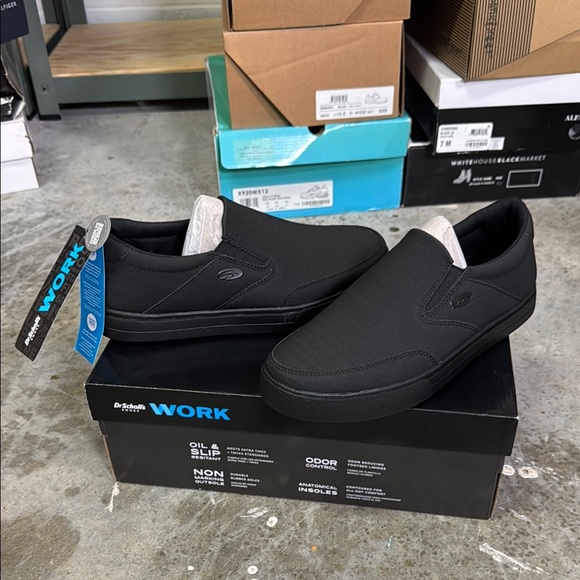 Dr. Scholl's Valiant Men's Black Slip-On Work Shoes Non Slip SZ 9.5 Restaurant - Picture 1 of 14